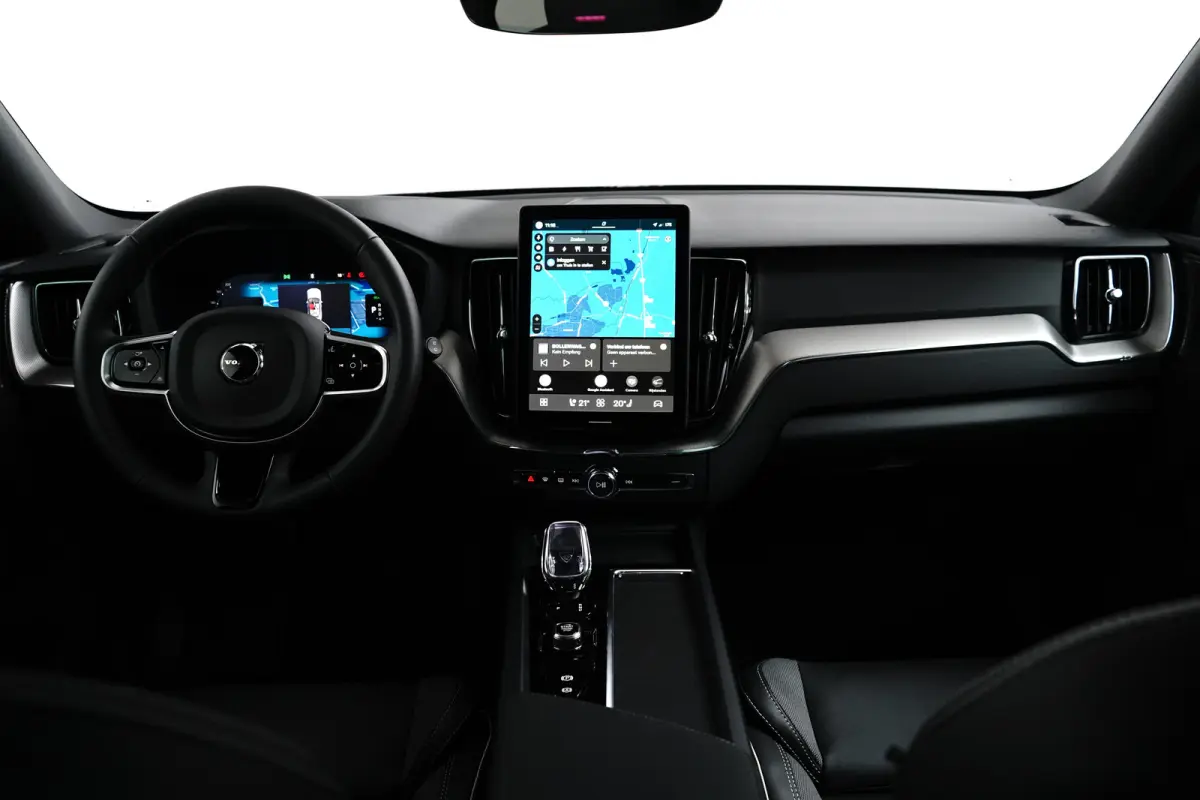 Plus Black Edition Recharge Plug-In Hybrid AWD | Luchtvering | 360 | HUD | H&K | Panodak |