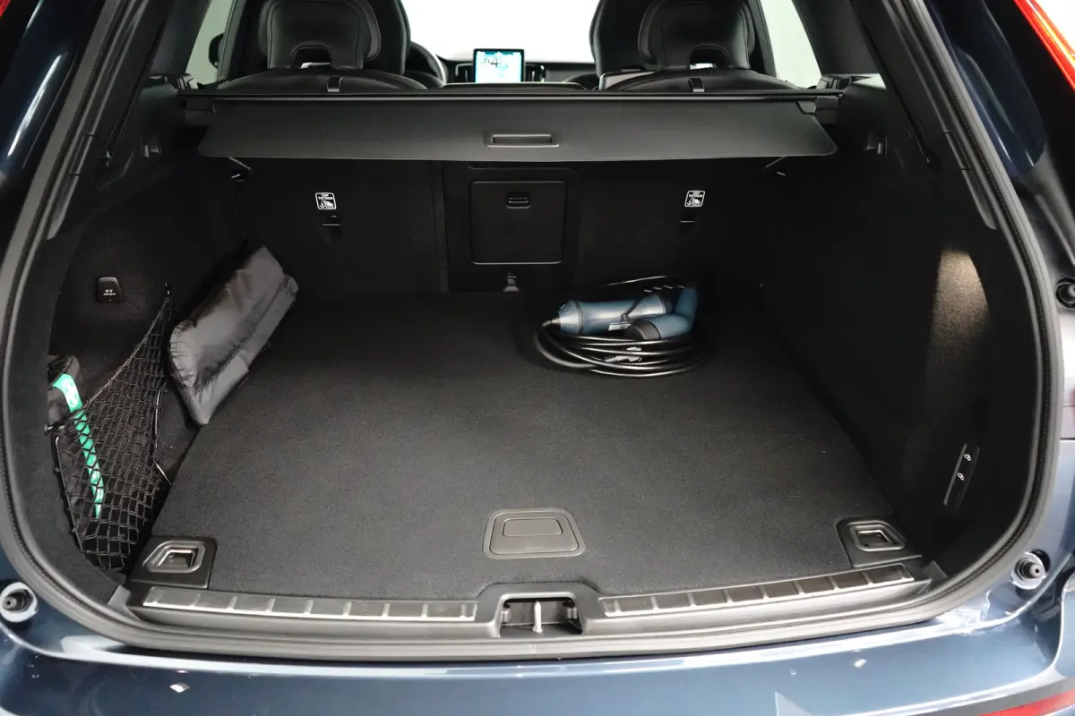 Plus Black Edition Recharge Plug-In Hybrid AWD | Luchtvering | 360 | HUD | H&K | Panodak |