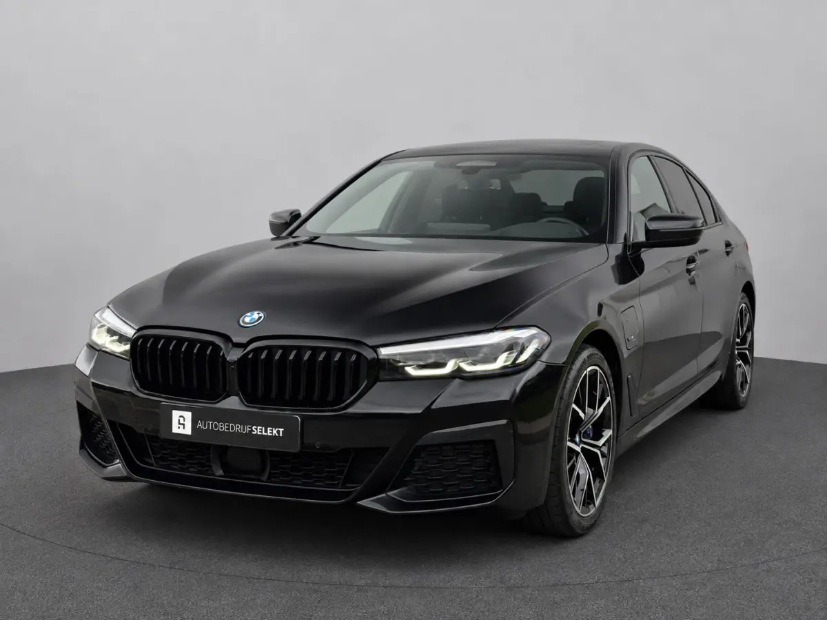 545e xDrive M-Sport | Trekhaak | 19 inch | Camera | ACC | Carplay | Dealer onderhouden | Stuurwiel verwarmd