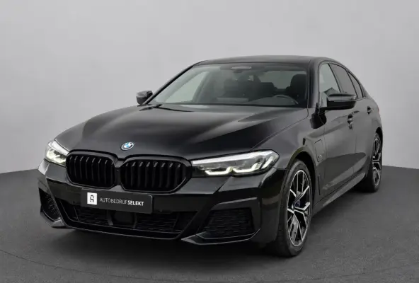 545e xDrive M-Sport | Trekhaak | 19 inch | Camera | ACC | Carplay | Dealer onderhouden | Stuurwiel verwarmd