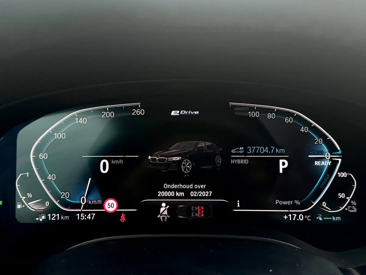 545e xDrive M-Sport | Trekhaak | 19 inch | Camera | ACC | Carplay | Dealer onderhouden | Stuurwiel verwarmd