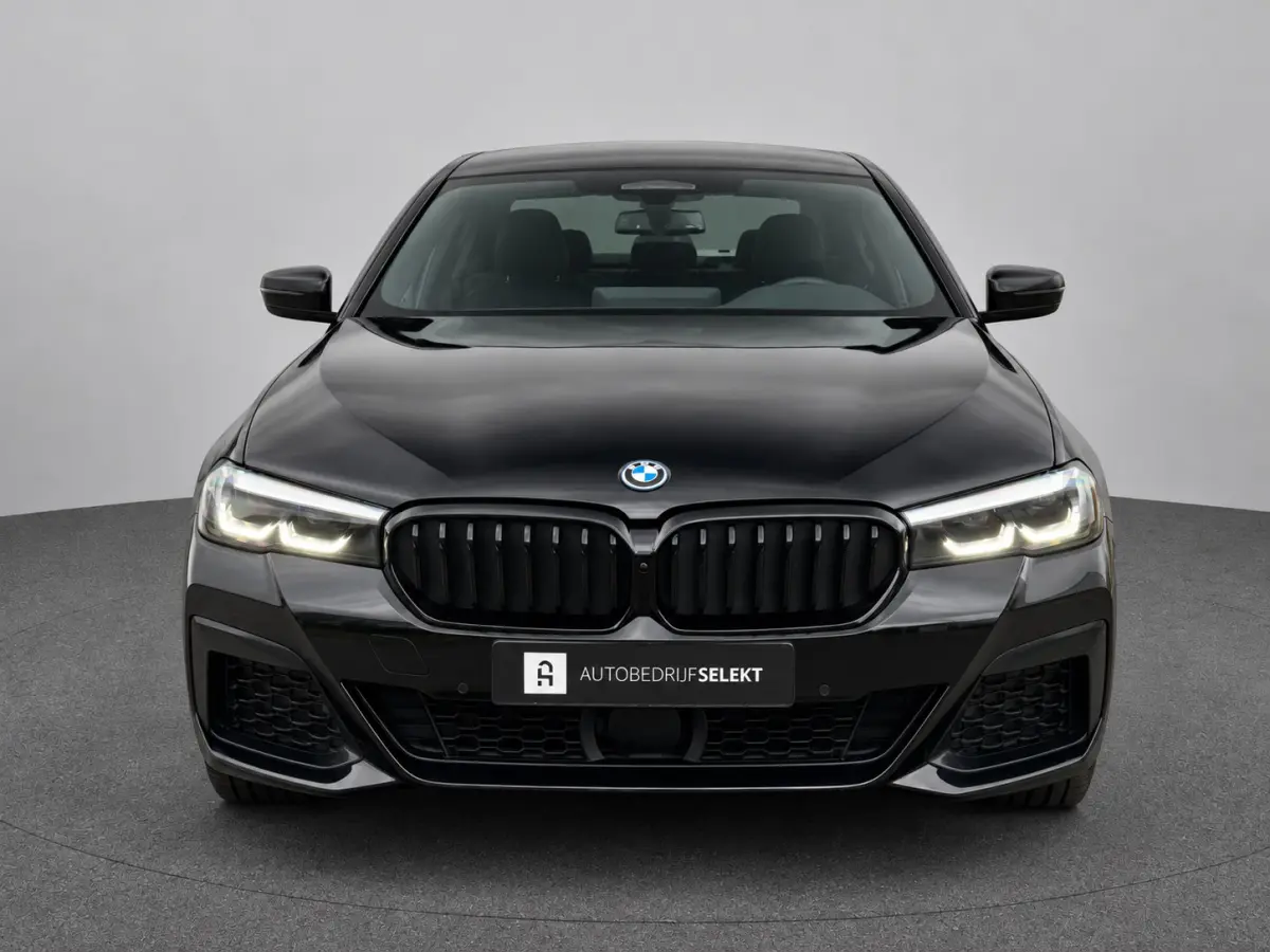 545e xDrive M-Sport | Trekhaak | 19 inch | Camera | ACC | Carplay | Dealer onderhouden | Stuurwiel verwarmd