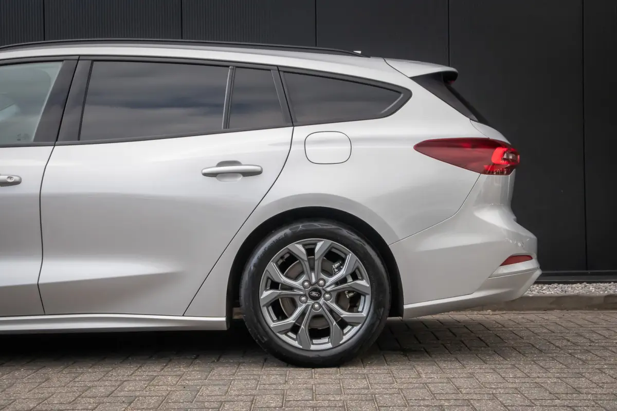 1.0 EcoBoost Hybrid ST Line | Automaat | Full LED koplampen | Privacy-glass | Apple carplay / andriod auto | Winter-pack