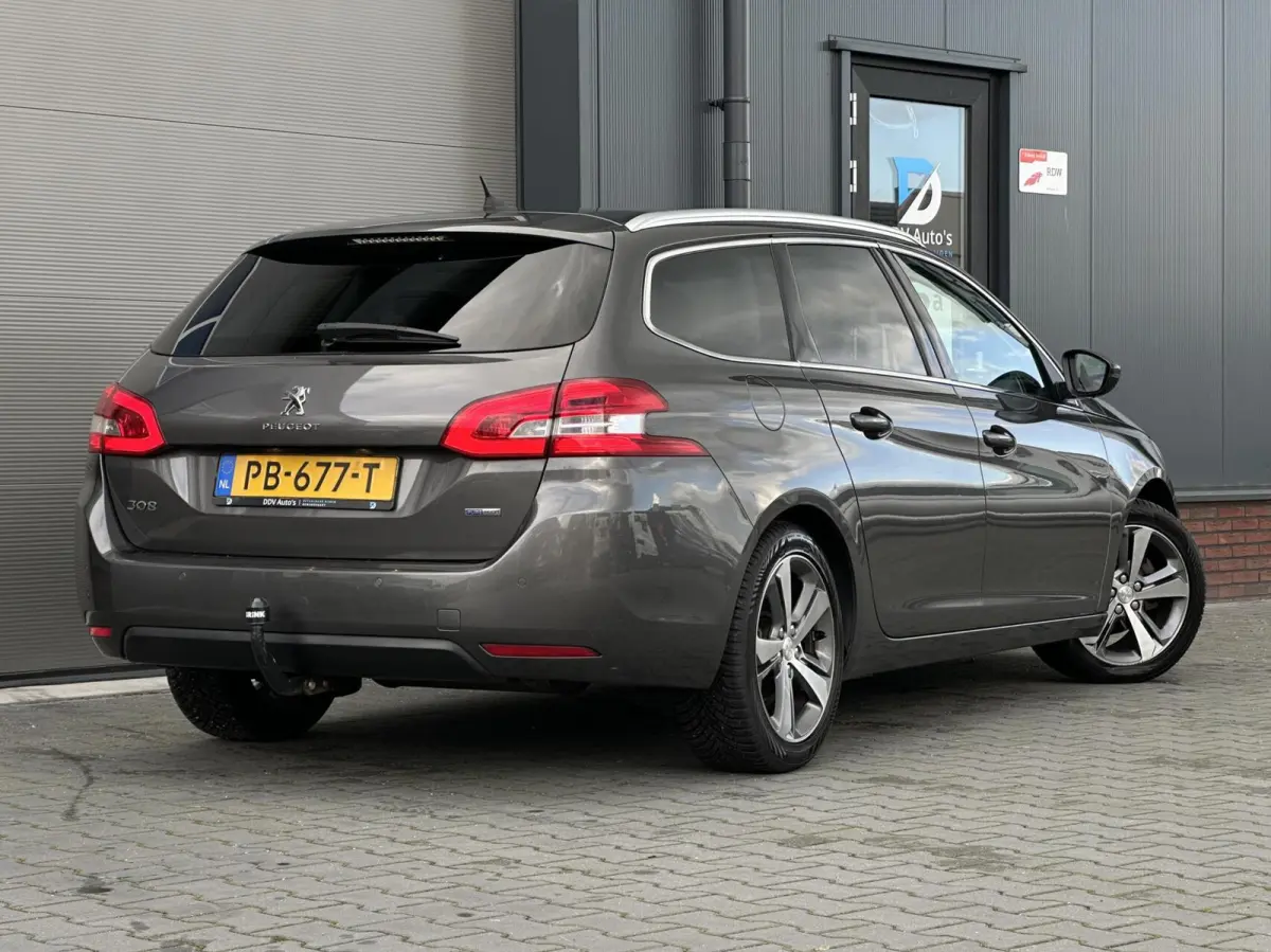 1.2/131pk PureTech Premium|NAP|Trekh|Pano|PDC|Stoelverwarming|Cruise|Climate|Navi|LED|17" LMV GT Line