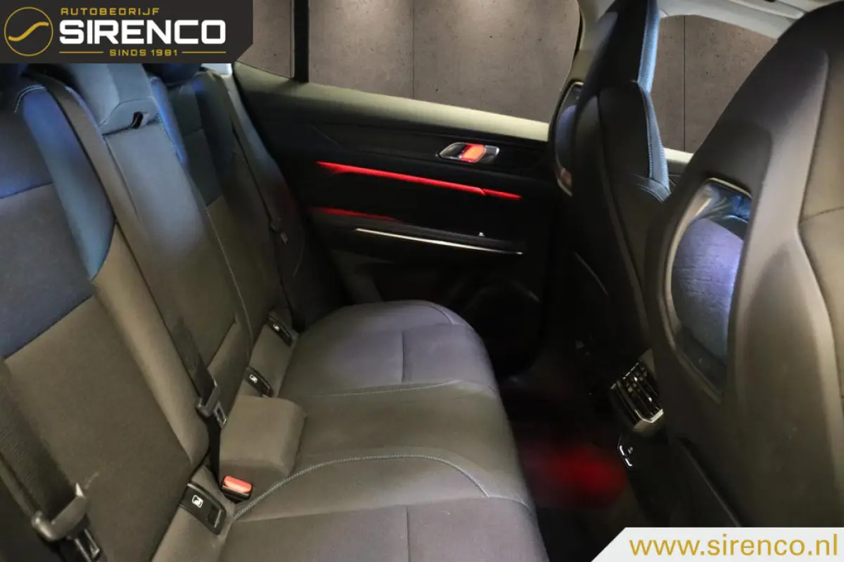 1.5| 360 camera met 3d view | stoelverwarming |Android auto & Apple carplay |dab | adaptieve cruise control | sfeerverlichting |