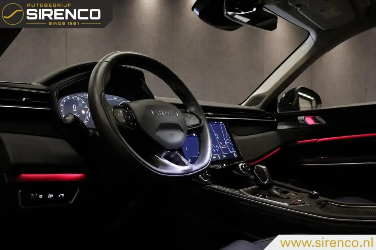 1.5| 360 camera met 3d view | stoelverwarming |Android auto & Apple carplay |dab | adaptieve cruise control | sfeerverlichting |