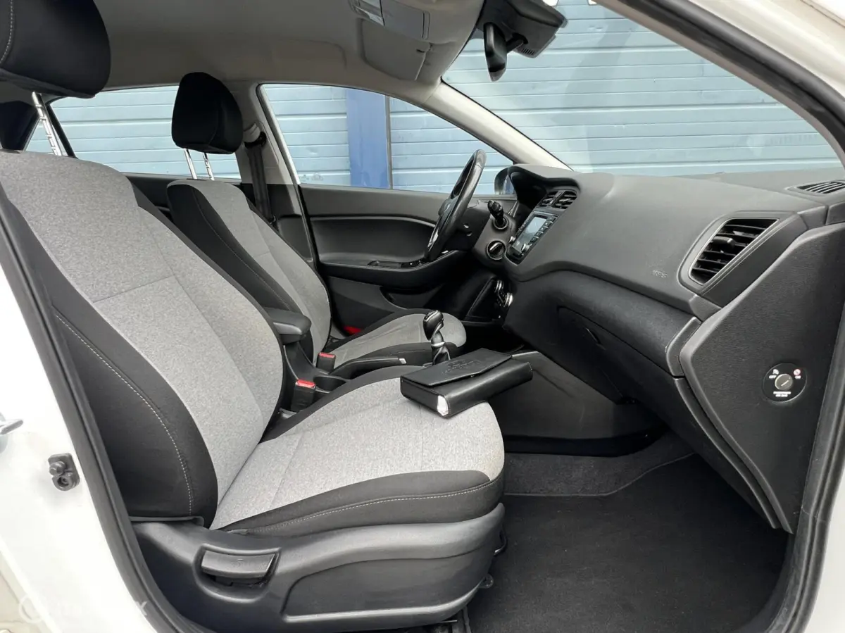 1.0 T-GDI Comfort / CRUISE / NAVI / CAMERA!