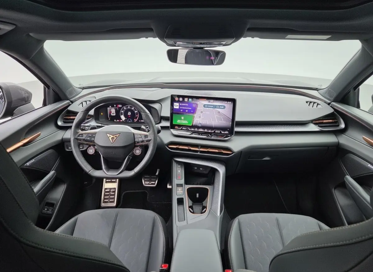 1.5 TSI e-Hybrid VZ Performance | Pano | Trekhaak | 360 camera | ACC | Elektrisch verstelbare stoelen | Head-up display