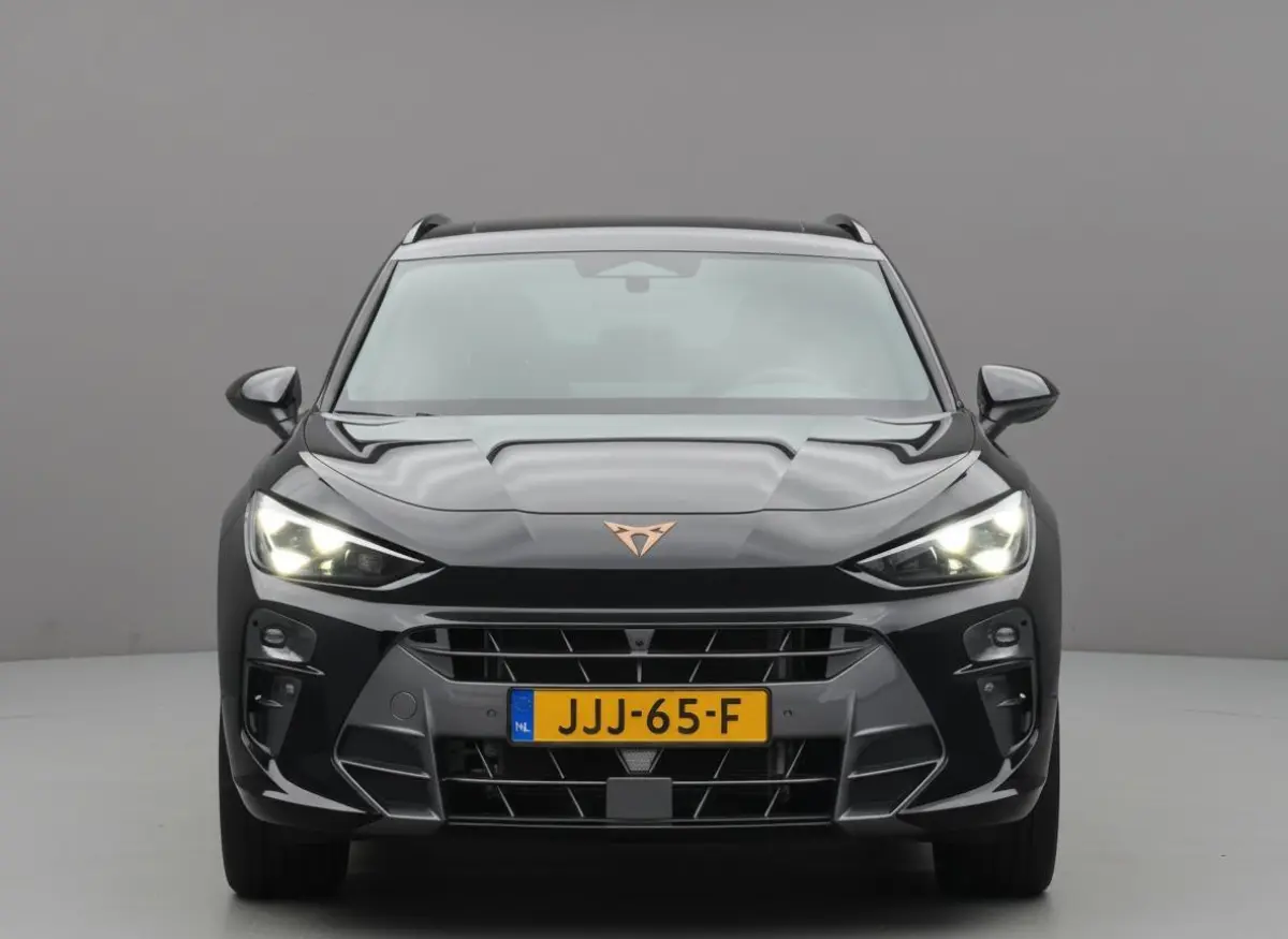 1.5 TSI e-Hybrid VZ Performance | Pano | Trekhaak | 360 camera | ACC | Elektrisch verstelbare stoelen | Head-up display