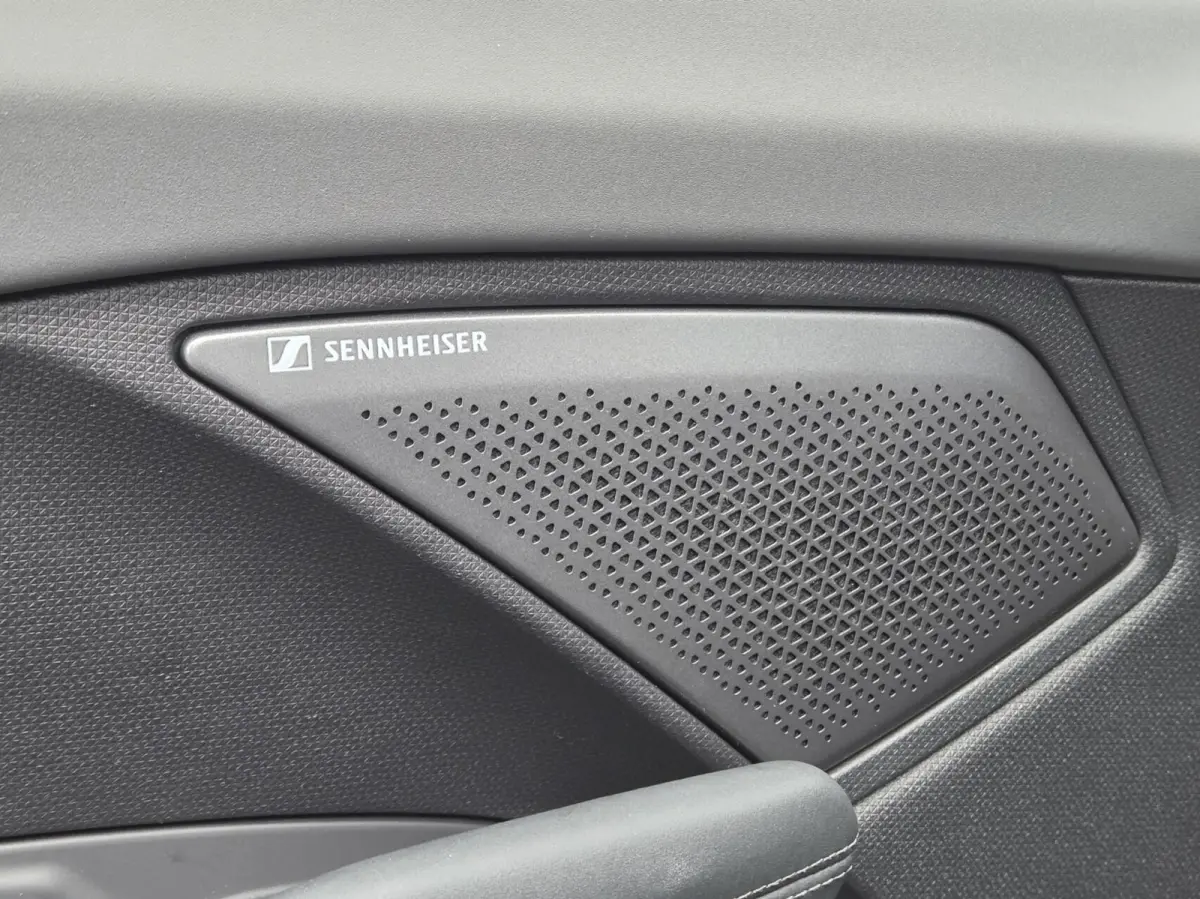 1.5 TSI e-Hybrid VZ Performance | Pano | Trekhaak | 360 camera | ACC | Elektrisch verstelbare stoelen | Head-up display