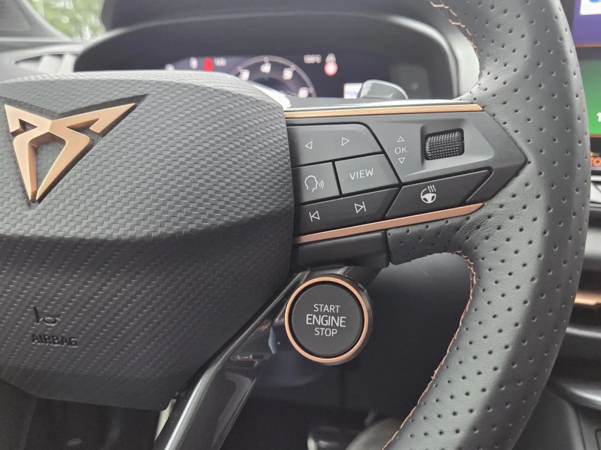 1.5 TSI e-Hybrid VZ Performance | Pano | Trekhaak | 360 camera | ACC | Elektrisch verstelbare stoelen | Head-up display
