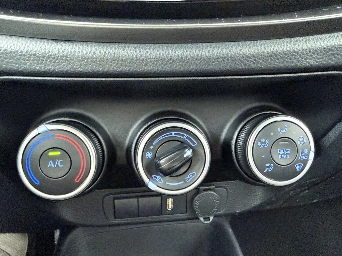 1.0 VVT-i MT Play | Parkeercamera | Apple Carplay/Android Auto |