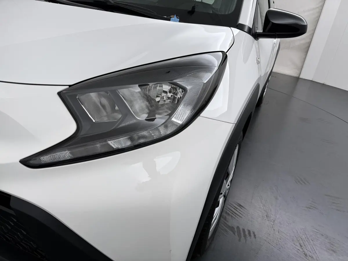 1.0 VVT-i MT Play | Parkeercamera | Apple Carplay/Android Auto |