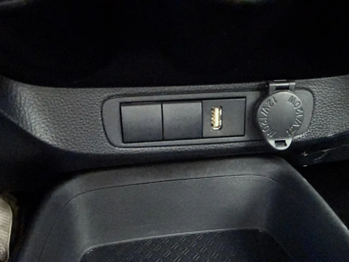1.0 VVT-i MT Play | Parkeercamera | Apple Carplay/Android Auto |