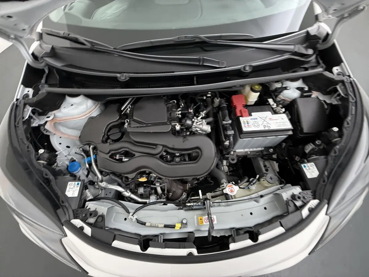 1.0 VVT-i MT Play | Parkeercamera | Apple Carplay/Android Auto |