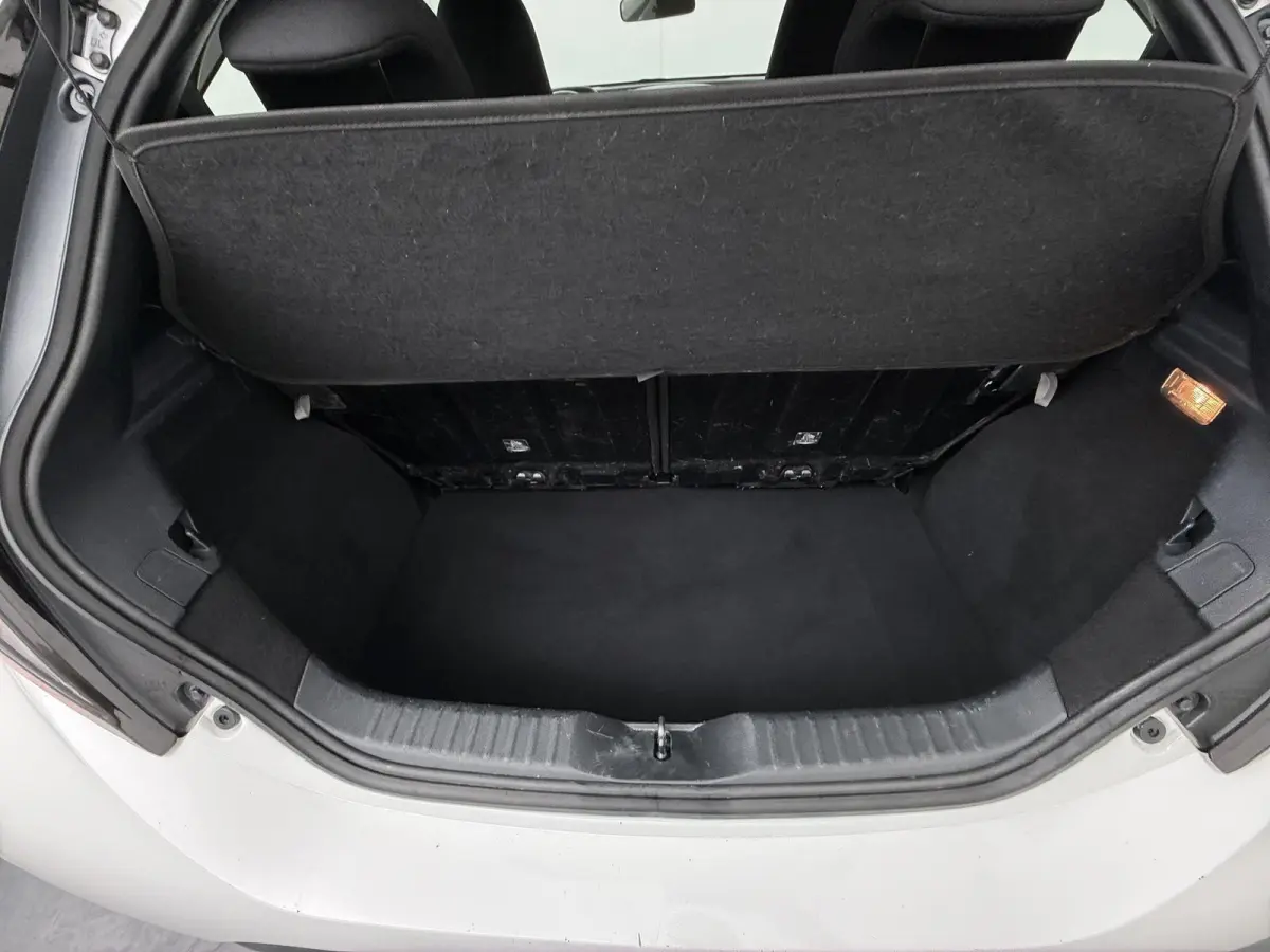 1.0 VVT-i MT Play | Parkeercamera | Apple Carplay/Android Auto |