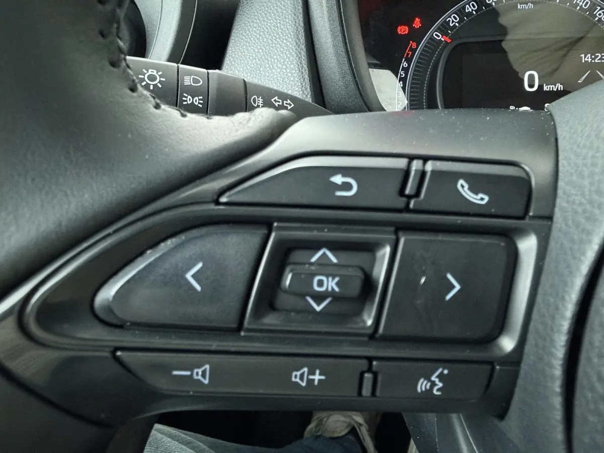 1.0 VVT-i MT Play | Parkeercamera | Apple Carplay/Android Auto |