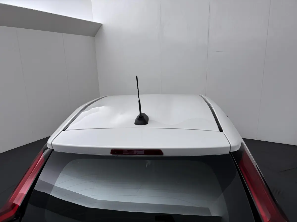 1.0 VVT-i MT Play | Parkeercamera | Apple Carplay/Android Auto |