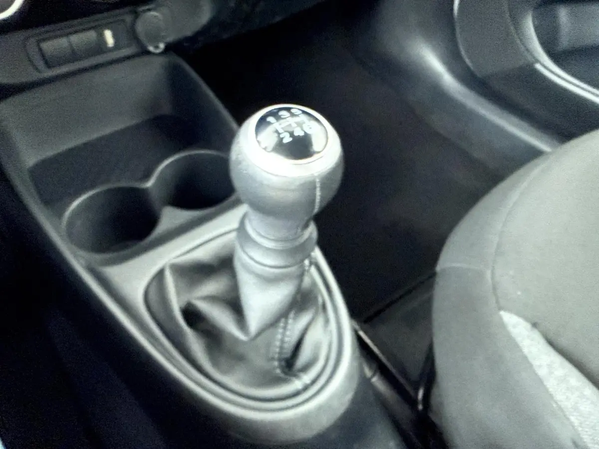 1.0 VVT-i MT Play | Parkeercamera | Apple Carplay/Android Auto |