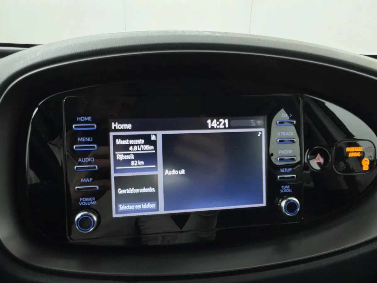 1.0 VVT-i MT Play | Parkeercamera | Apple Carplay/Android Auto |