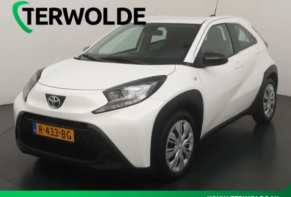 1.0 VVT-i MT Play | Parkeercamera | Apple Carplay/Android Auto |