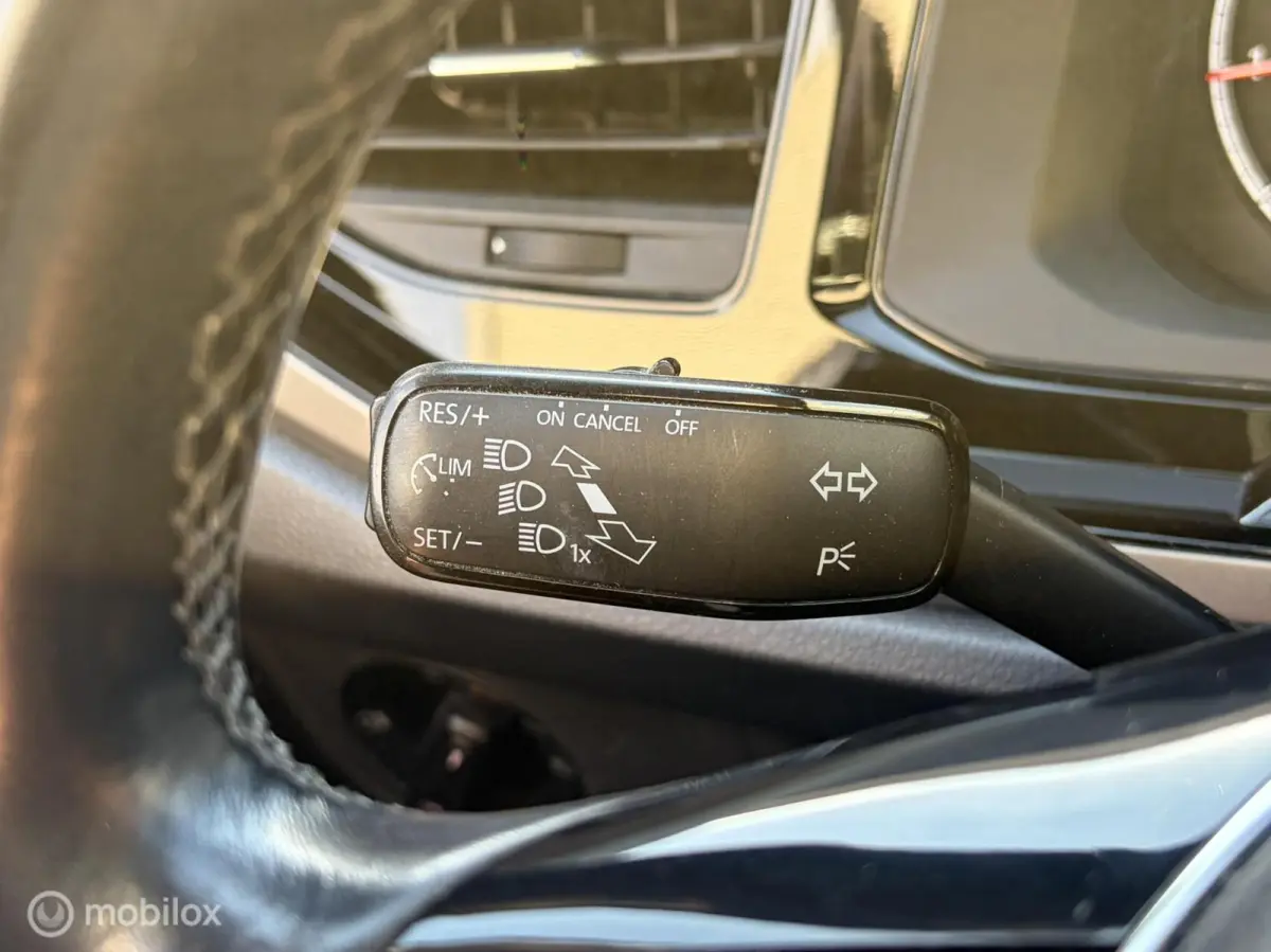 1.0 TSI Bus. R-Line / open dak / nav/ carplay