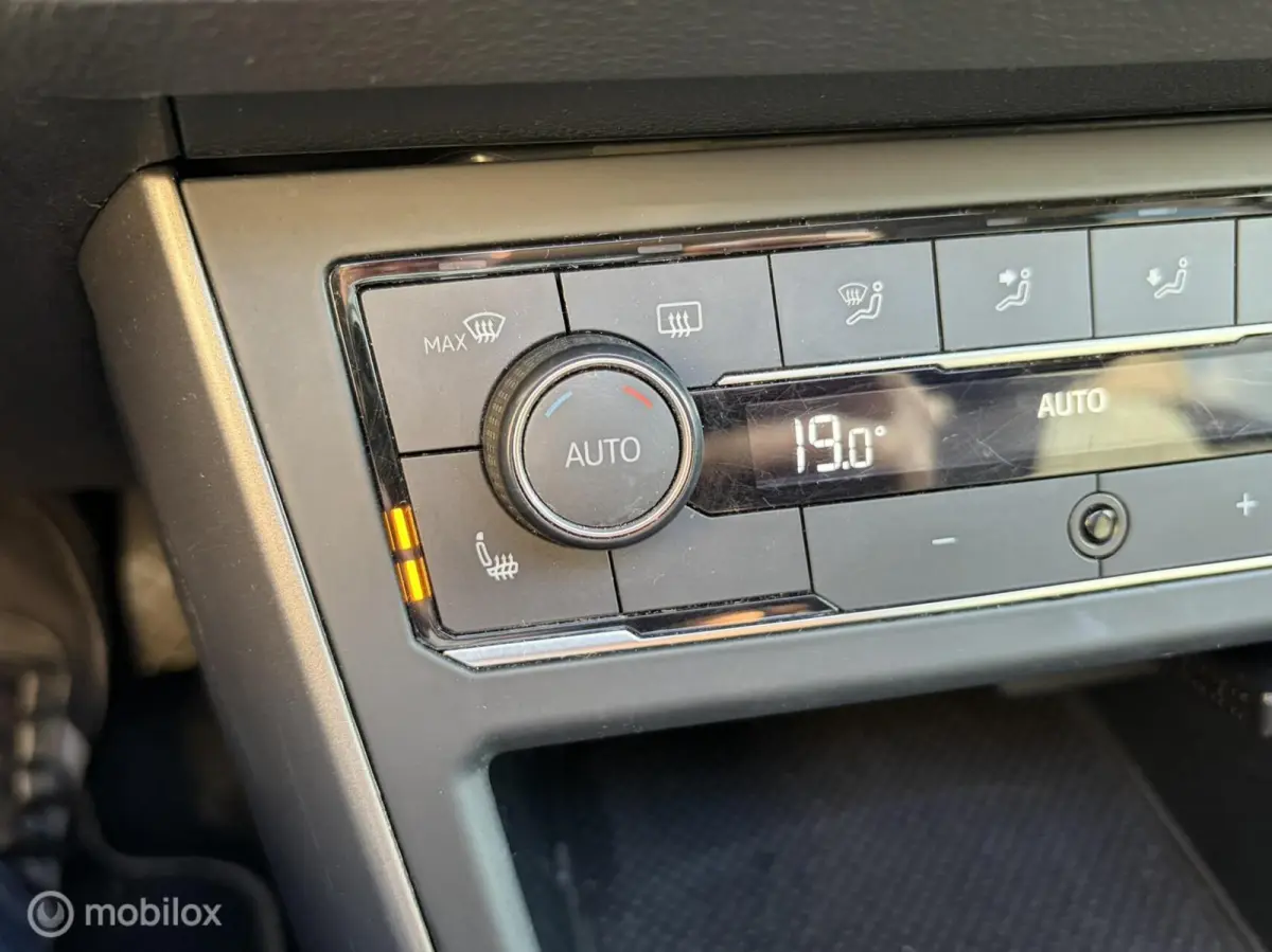 1.0 TSI Bus. R-Line / open dak / nav/ carplay