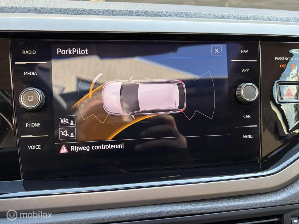 1.0 TSI Bus. R-Line / open dak / nav/ carplay