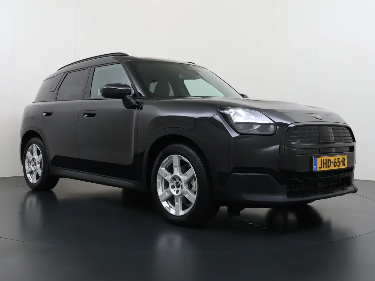 E Blackyard 66.5 kWh SOH 100% | VAN: € 37.900,- VOOR: € 35.877,- UW HERFSTVOORDEEL: € 2.023,- | HEAD UP DISPAY | ACHTERUIT RIJ CAMERA | STOELVERWARMING | FABRIEKS GARANTIE 10-2028