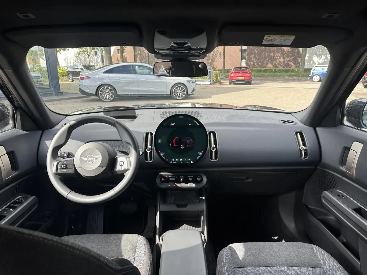 E Blackyard 66.5 kWh SOH 100% | VAN: € 37.900,- VOOR: € 35.877,- UW HERFSTVOORDEEL: € 2.023,- | HEAD UP DISPAY | ACHTERUIT RIJ CAMERA | STOELVERWARMING | FABRIEKS GARANTIE 10-2028