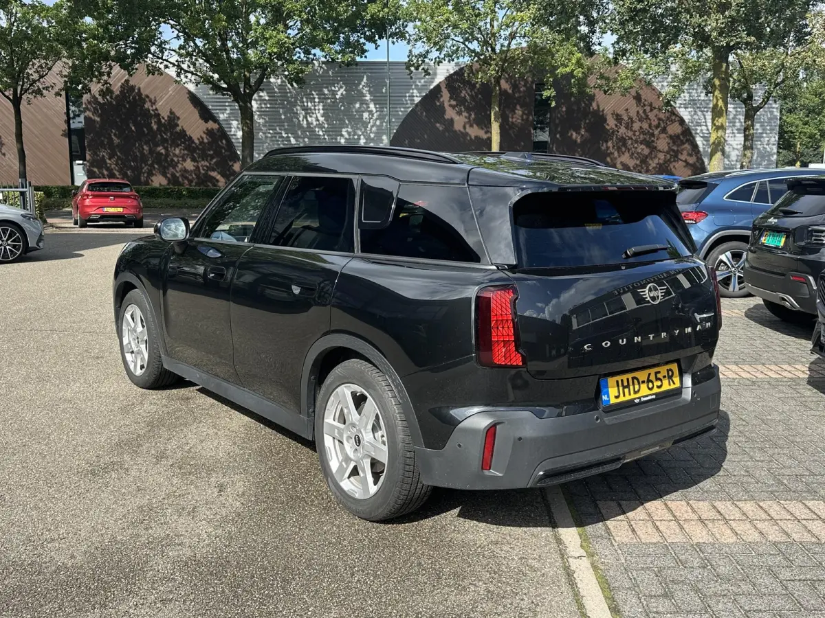 E Blackyard 66.5 kWh SOH 100% | VAN: € 37.900,- VOOR: € 35.877,- UW HERFSTVOORDEEL: € 2.023,- | HEAD UP DISPAY | ACHTERUIT RIJ CAMERA | STOELVERWARMING | FABRIEKS GARANTIE 10-2028