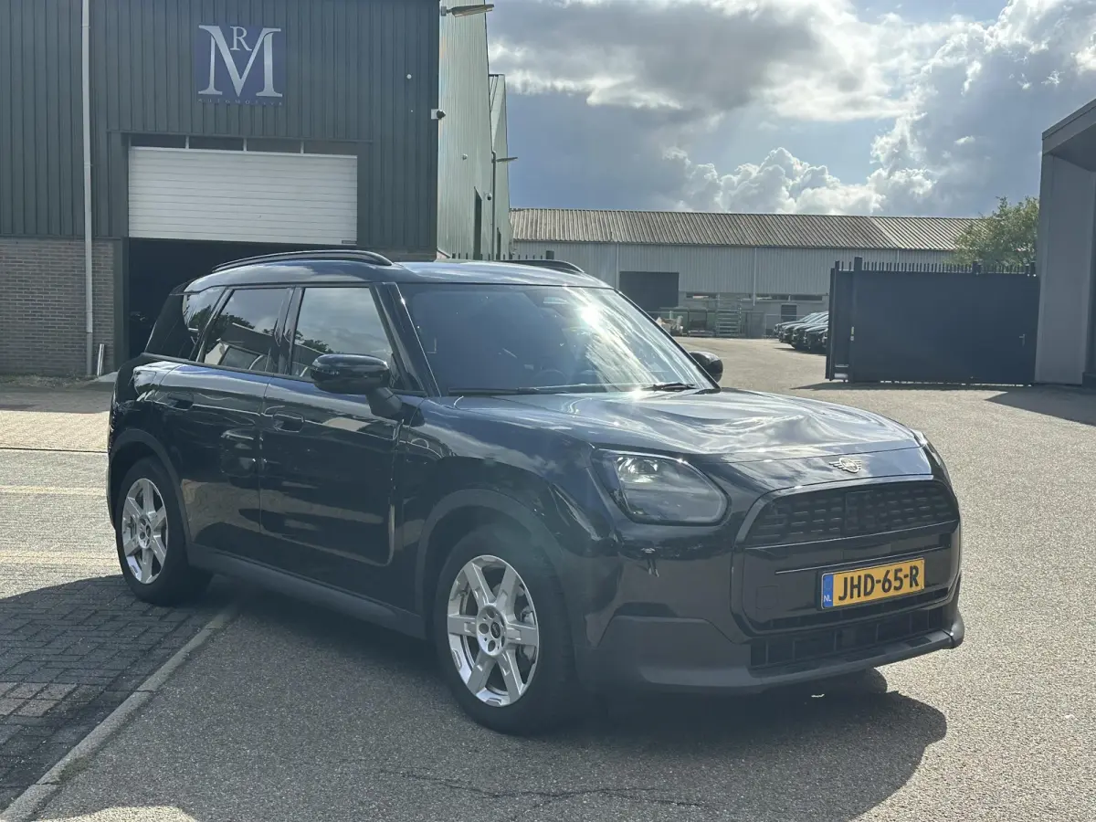 E Blackyard 66.5 kWh SOH 100% | VAN: € 37.900,- VOOR: € 35.877,- UW HERFSTVOORDEEL: € 2.023,- | HEAD UP DISPAY | ACHTERUIT RIJ CAMERA | STOELVERWARMING | FABRIEKS GARANTIE 10-2028
