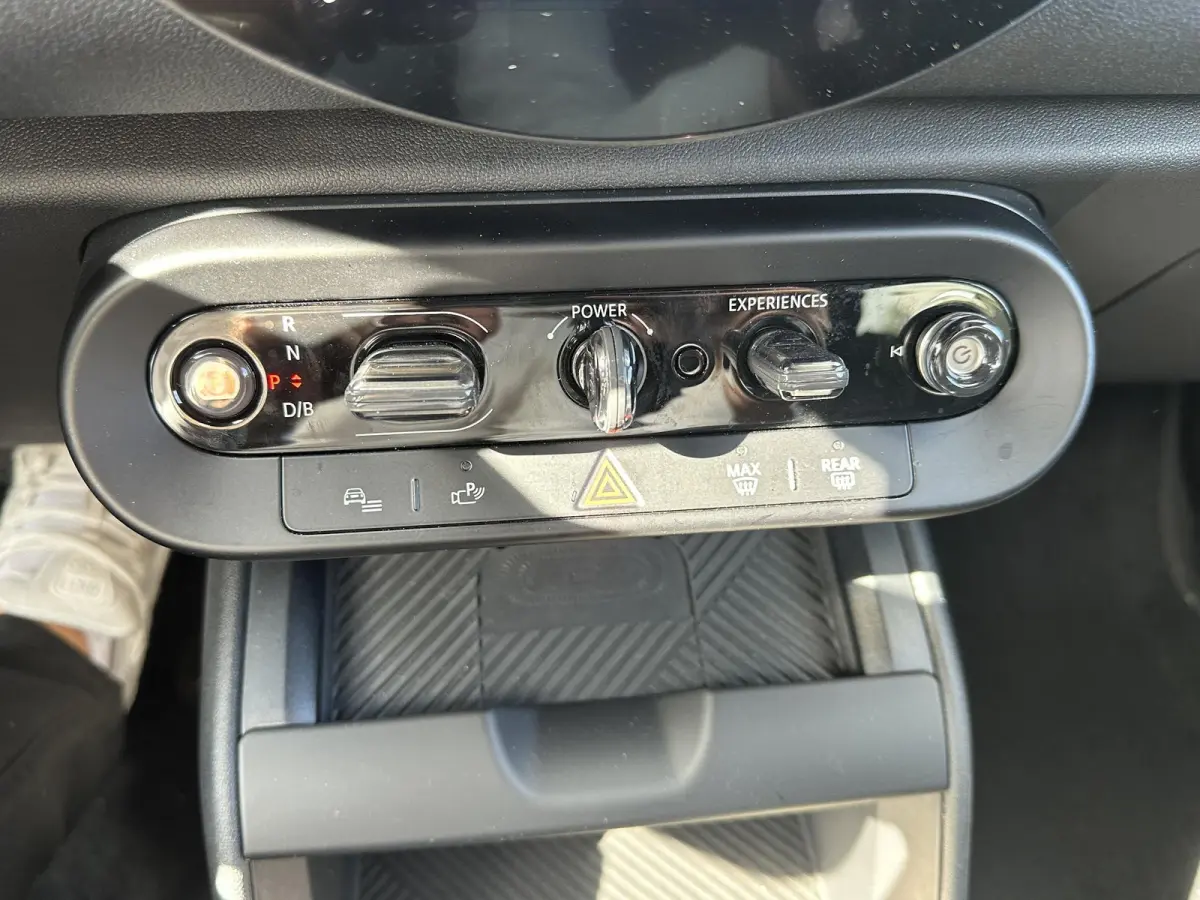 E Blackyard 66.5 kWh SOH 100% | VAN: € 37.900,- VOOR: € 35.877,- UW HERFSTVOORDEEL: € 2.023,- | HEAD UP DISPAY | ACHTERUIT RIJ CAMERA | STOELVERWARMING | FABRIEKS GARANTIE 10-2028