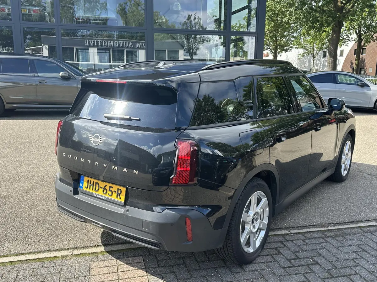 E Blackyard 66.5 kWh SOH 100% | VAN: € 37.900,- VOOR: € 35.877,- UW HERFSTVOORDEEL: € 2.023,- | HEAD UP DISPAY | ACHTERUIT RIJ CAMERA | STOELVERWARMING | FABRIEKS GARANTIE 10-2028