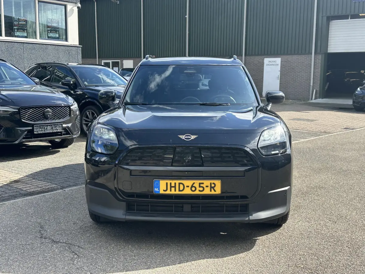E Blackyard 66.5 kWh SOH 100% | VAN: € 37.900,- VOOR: € 35.877,- UW HERFSTVOORDEEL: € 2.023,- | HEAD UP DISPAY | ACHTERUIT RIJ CAMERA | STOELVERWARMING | FABRIEKS GARANTIE 10-2028