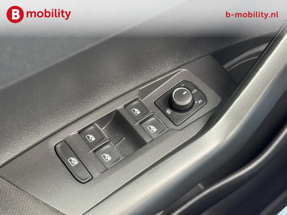 1.0 TSI Highline Business R-Line Panoramadak Digitaal Dashboard | Achteruitrijcamera | ACC | Stoelverwarming | Apple CarPlay