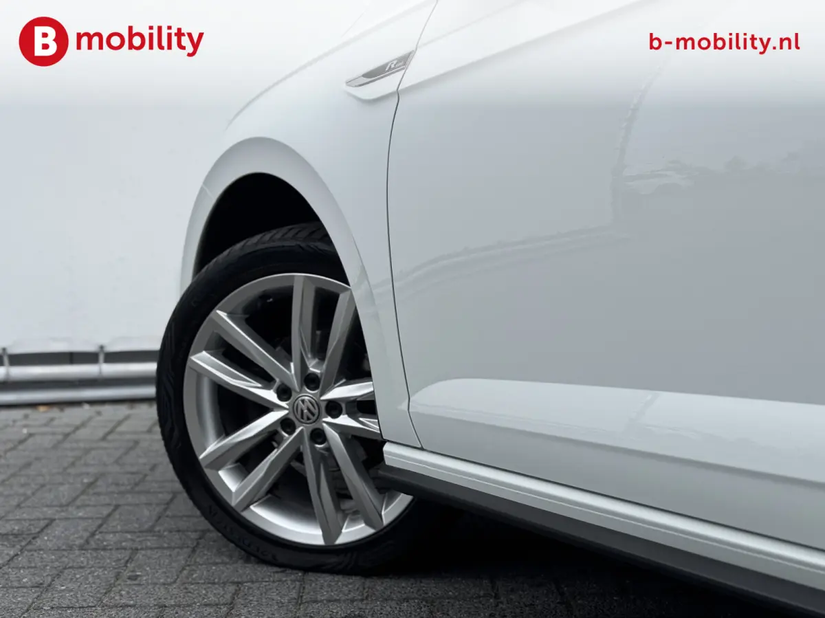 1.0 TSI Highline Business R-Line Panoramadak Digitaal Dashboard | Achteruitrijcamera | ACC | Stoelverwarming | Apple CarPlay