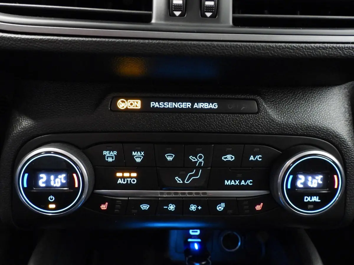 1.0 EcoBoost Hybrid Active Style NAVI-APP/CAMERA/CLIMA/LED/17"LMV!