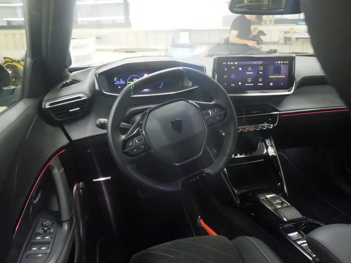 EV GT Avantage 54 kWh | Fase 3 laden | SOH 98% | Massage | Luxe stoelen | Warmtepomp | Navigatie | NL auto | 17.500km |