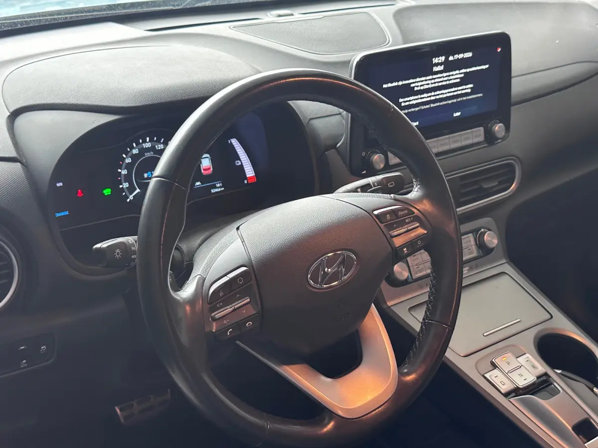 EV Comfort 64 kWh FASE 3| SOH 100% 1E EIG|ORG NL AUTO |A.CARPLAY|CAMERA|ADAPT.CRUISE|LANE ASSIST|PARKING.SNRS|KEYLE