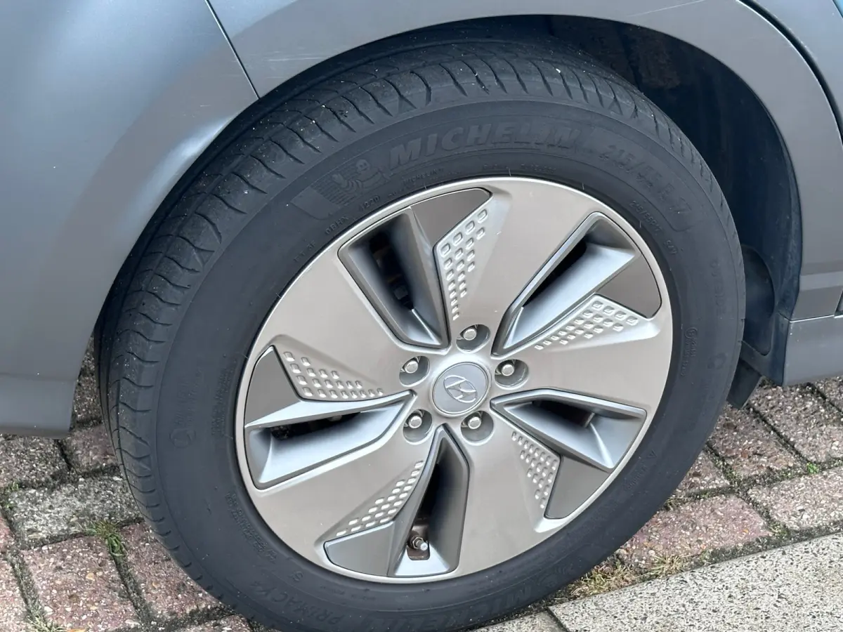EV Comfort 64 kWh FASE 3| SOH 100% 1E EIG|ORG NL AUTO |A.CARPLAY|CAMERA|ADAPT.CRUISE|LANE ASSIST|PARKING.SNRS|KEYLE