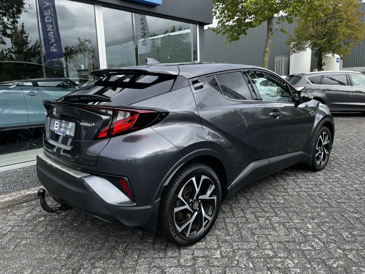 1.8 Hybrid First Edition Automaat | Afn. trekhaak | Dodehoek | Camera | Carplay/Android Auto | Keyless | etc. etc.