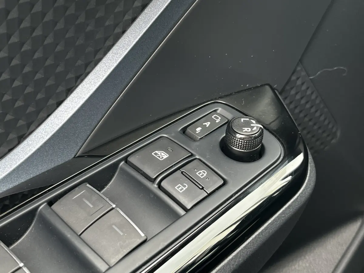 1.8 Hybrid First Edition Automaat | Afn. trekhaak | Dodehoek | Camera | Carplay/Android Auto | Keyless | etc. etc.