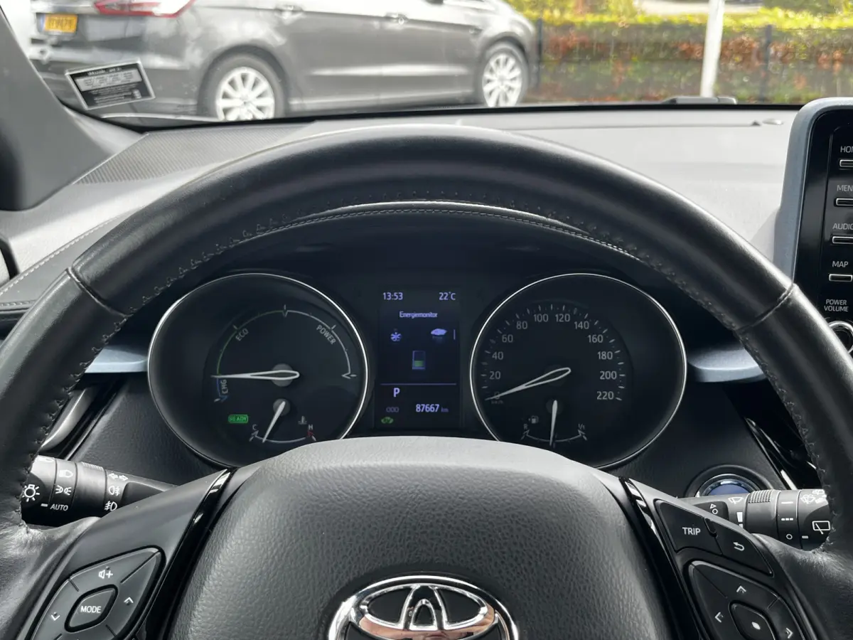 1.8 Hybrid First Edition Automaat | Afn. trekhaak | Dodehoek | Camera | Carplay/Android Auto | Keyless | etc. etc.