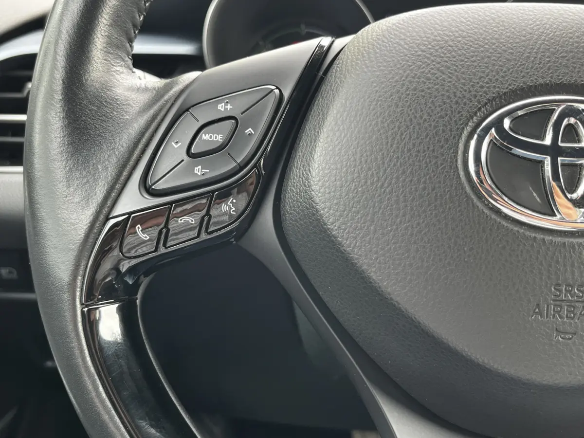 1.8 Hybrid First Edition Automaat | Afn. trekhaak | Dodehoek | Camera | Carplay/Android Auto | Keyless | etc. etc.