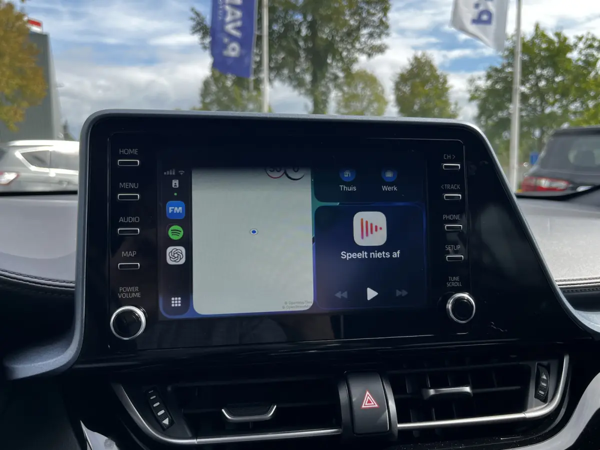 1.8 Hybrid First Edition Automaat | Afn. trekhaak | Dodehoek | Camera | Carplay/Android Auto | Keyless | etc. etc.