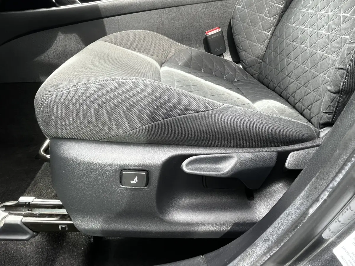 1.8 Hybrid First Edition Automaat | Afn. trekhaak | Dodehoek | Camera | Carplay/Android Auto | Keyless | etc. etc.