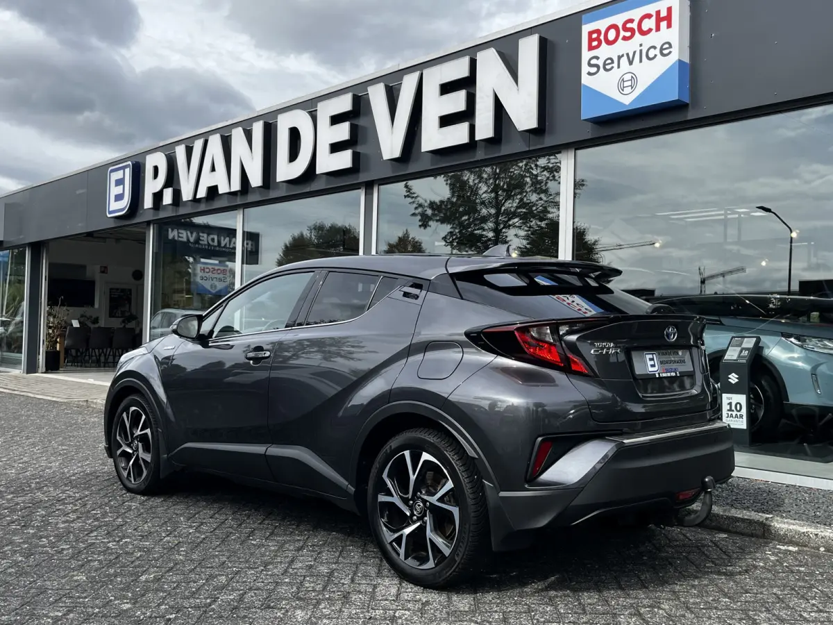 1.8 Hybrid First Edition Automaat | Afn. trekhaak | Dodehoek | Camera | Carplay/Android Auto | Keyless | etc. etc.