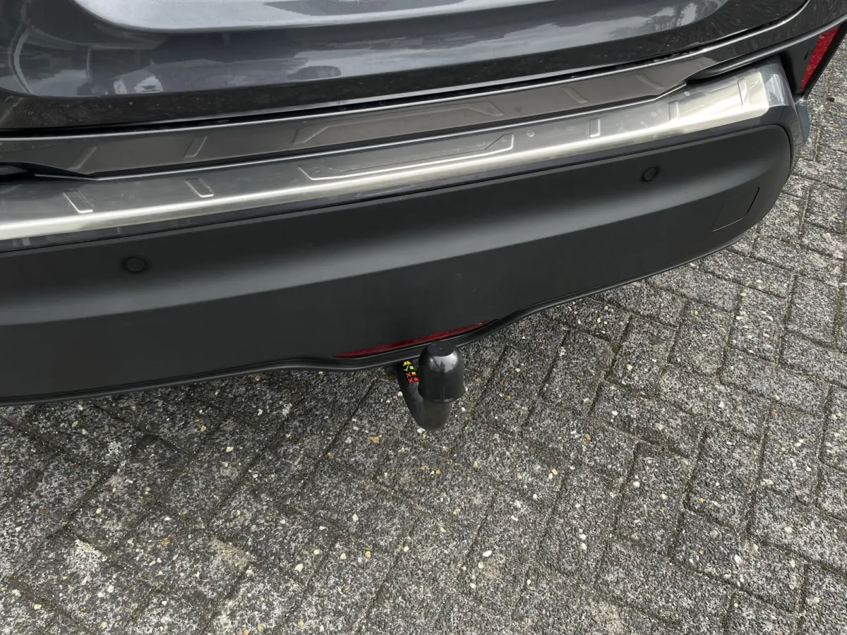 1.8 Hybrid First Edition Automaat | Afn. trekhaak | Dodehoek | Camera | Carplay/Android Auto | Keyless | etc. etc.