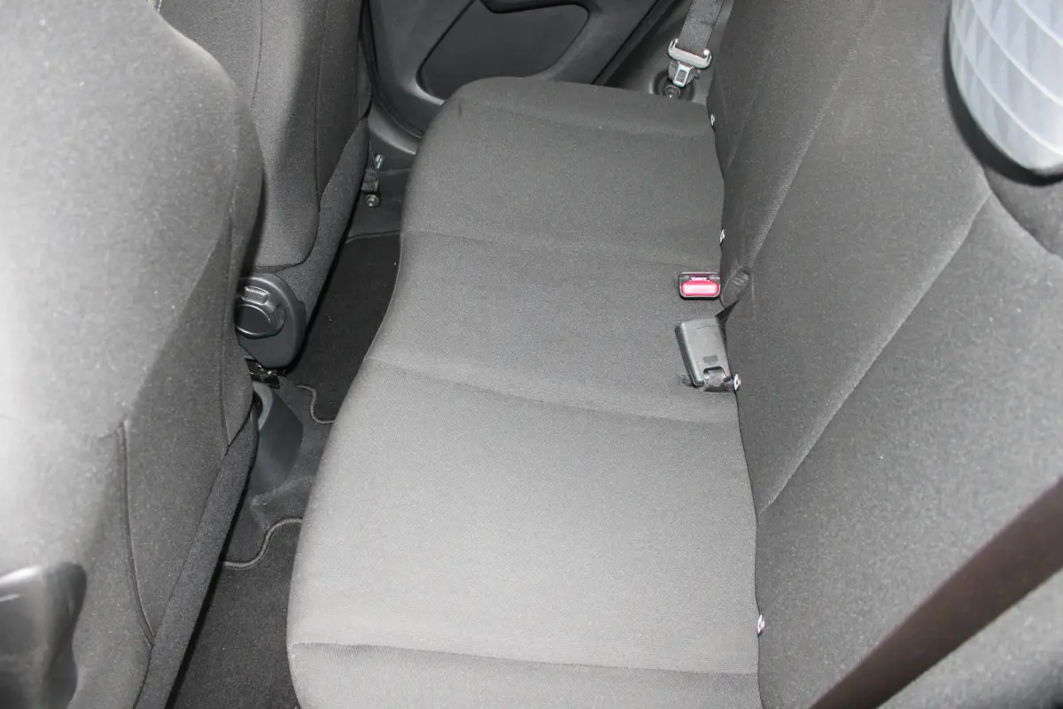 1.0 e-VTi Allure | Navi by app | Camera | Climate control | All season | Extra geinte ramen | Lichtmetaal |